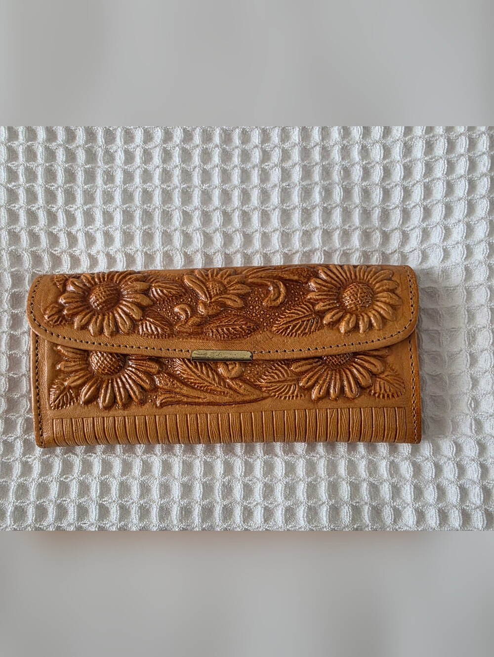 Vintage Hand-Tooled Floral Leather Wallet - Tan Made In Mexico